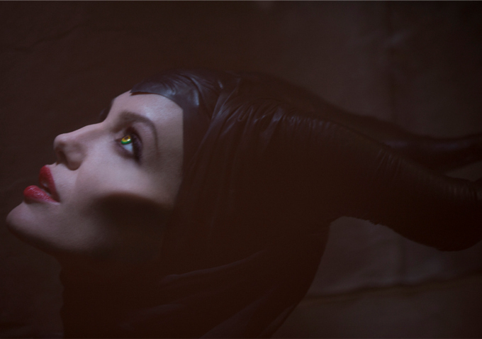 first-look-at-angelina-jolie-in-character-in-disney-maleficent_jpg
