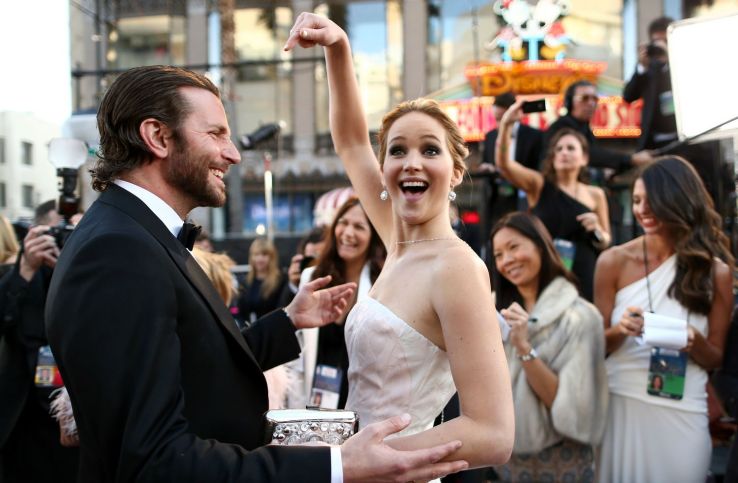 bradley-cooper-jennifer-lawrence-bad-kisser-main