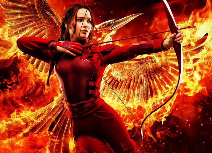 jennifer-lawrence-shares-hunger-games-mockingjay-part-2-final-poster